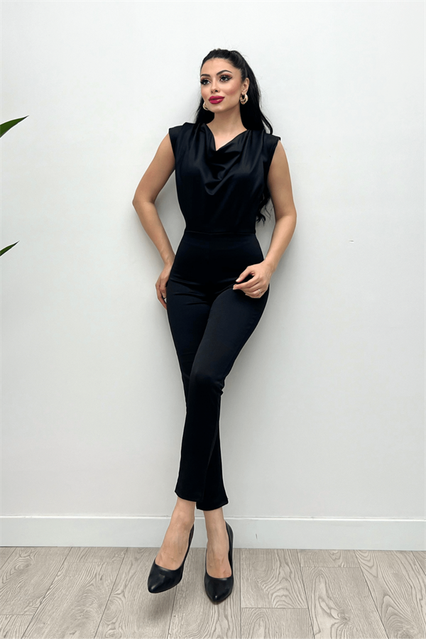 جمبسوت من قماش الكريب بياقة ديجاجي 