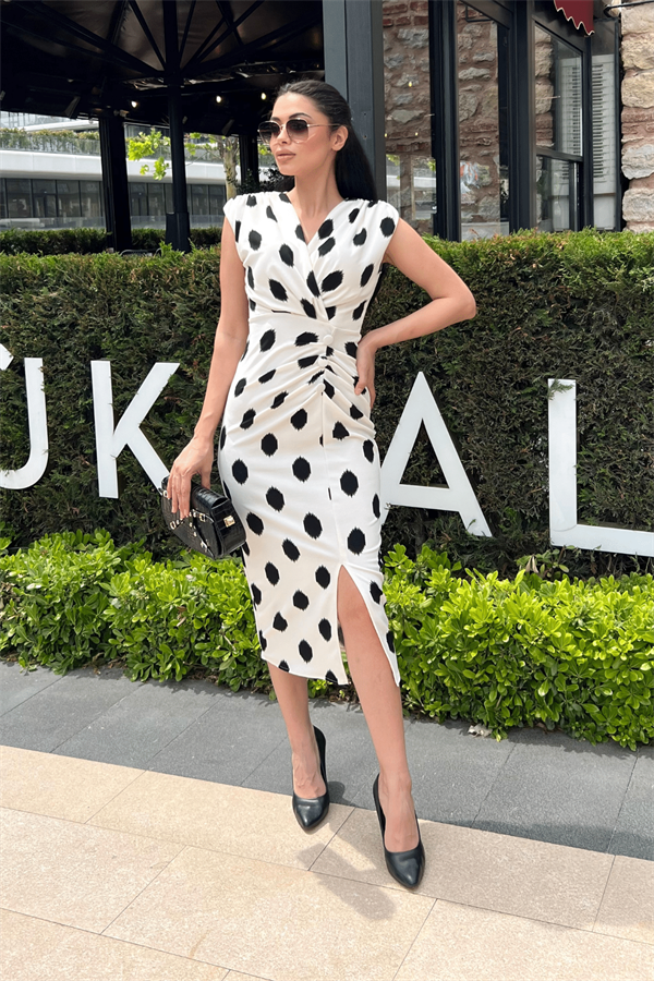 Krep Kumaş Düğme Detaylı Kalem Elbise - KREM