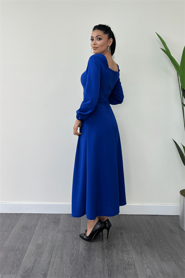 Krep Kumaş Kalp Yaka Midi Elbise - SAKS MAVİ