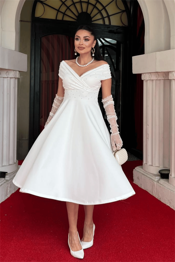 Krep Kumaş Kayık Yaka İnci Detaylı Abiye Elbise - BEYAZ