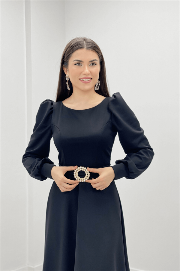 Krep Kumaş Kemer Detaylı Abiye Elbise - SİYAH