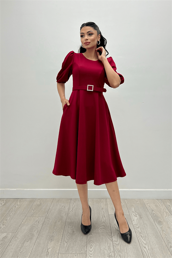 فستان مزين بحزام من قماش الكريب - بورجوندي