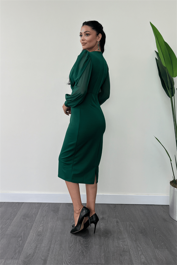 زمرد - فستان قلم من التول قماش الكريب بأكمام