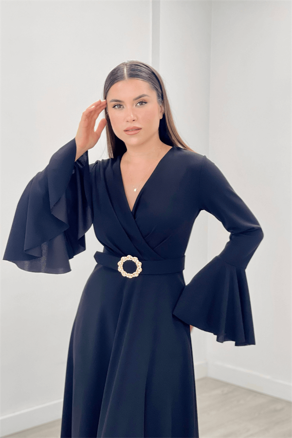 Krep Kumaş Kolları Volan Detaylı Maxiboy Abiye Elbise - SİYAH