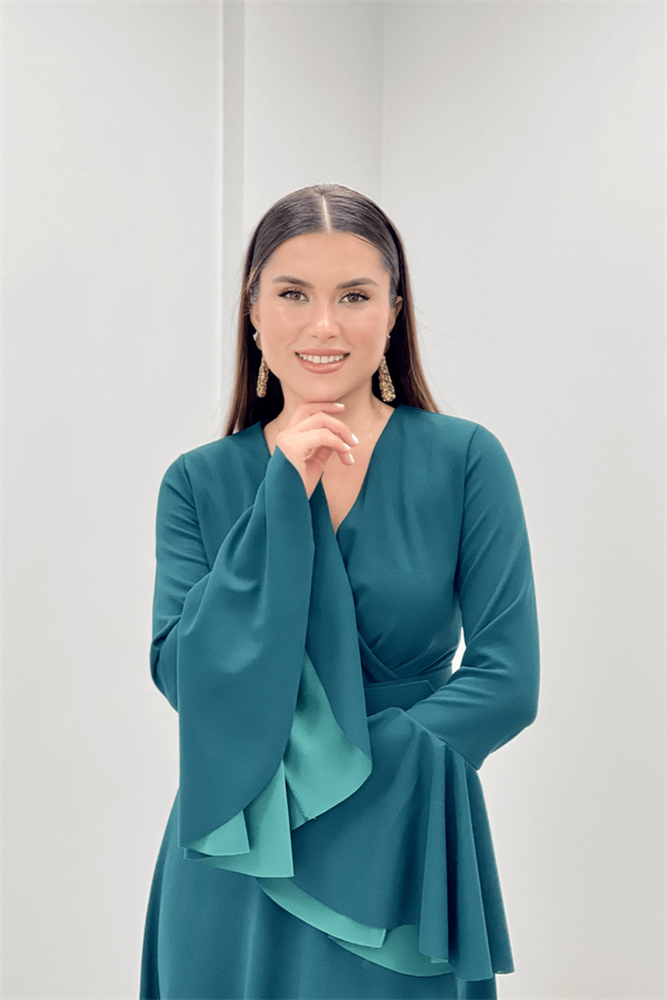 Krep Kumaş Kolları Volan Detaylı Maxiboy Abiye Elbise - ZÜMRÜT YEŞİL