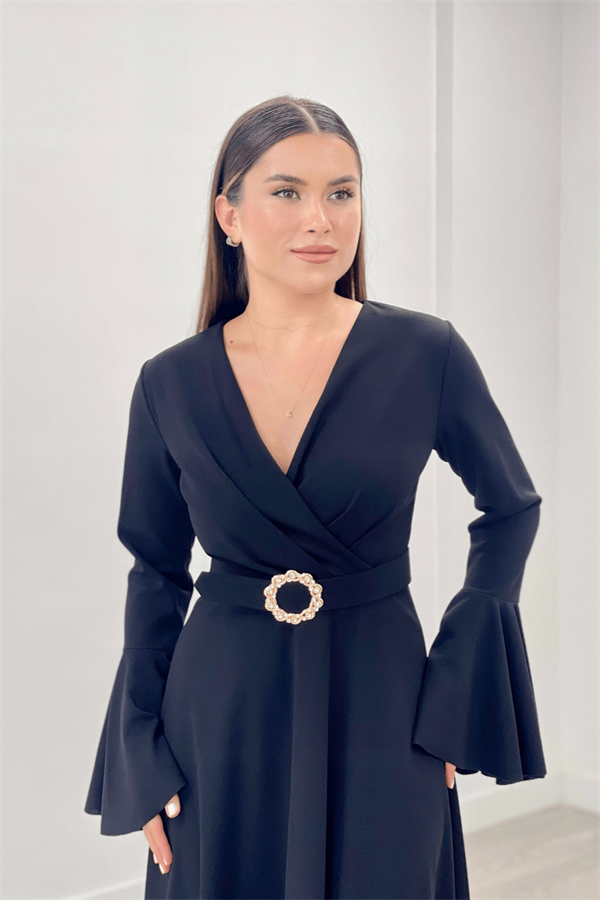 Krep Kumaş Kolları Volan Detaylı Maxiboy Abiye Elbise - SİYAH