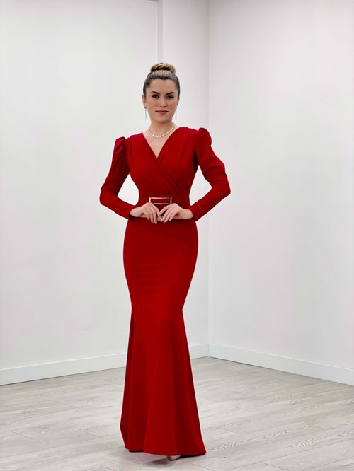 فستان سمكي ذو الياقة المزدوجة من قماش الكريب