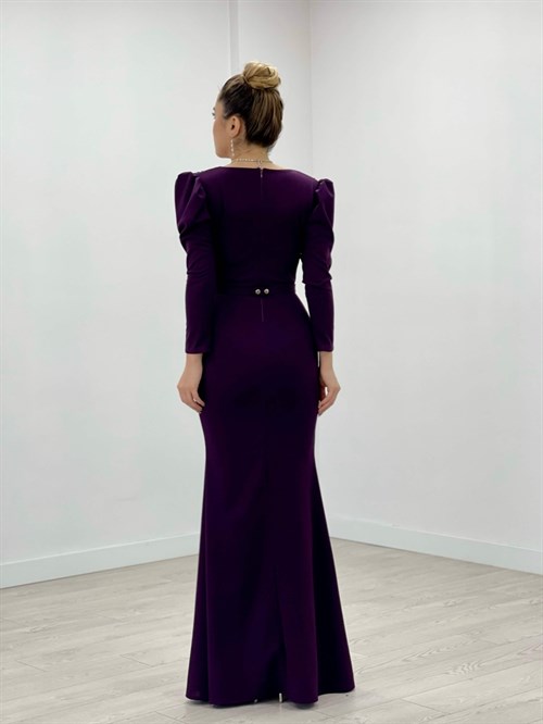 فستان سمكي ذو الياقة المزدوجة من قماش الكريب