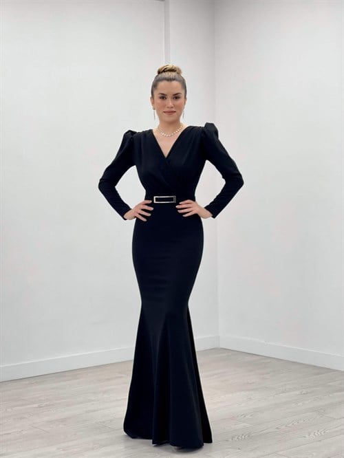 فستان سمكي ذو الياقة المزدوجة من قماش الكريب