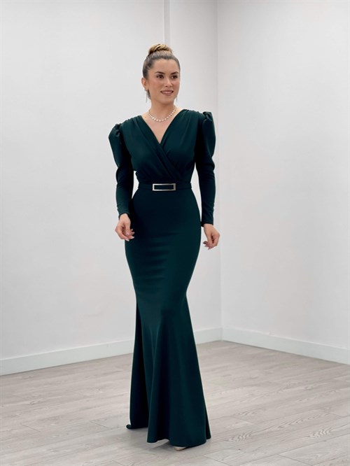 فستان سمكي ذو الياقة المزدوجة من قماش الكريب