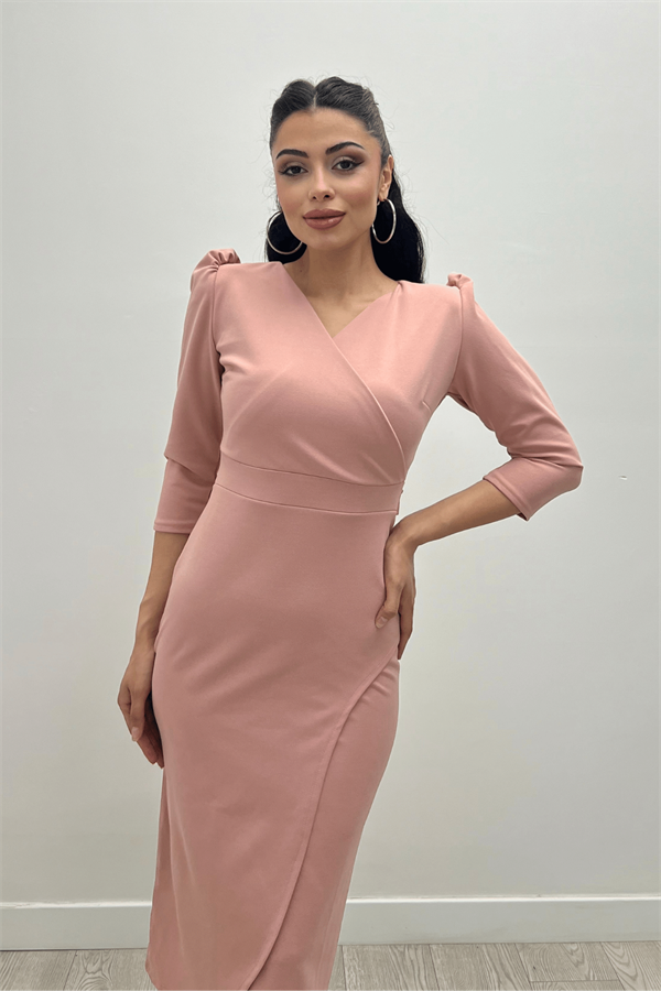 فستان متوسط ​​الطول بقماش كريب - لون البودرة