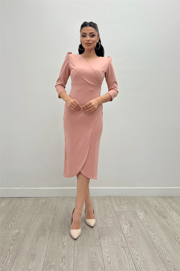 فستان متوسط ​​الطول بقماش كريب - لون البودرة