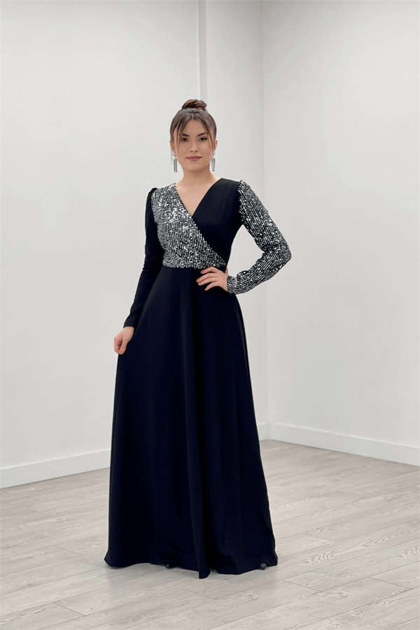 Krep Kumaş Payet Detaylı Elbise - GÜMÜŞ