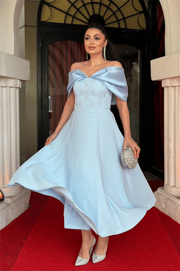 Krep Kumaş Taş Detaylı Midi Elbise - BEBE MAVİSİ