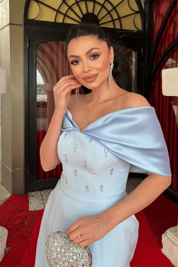 Krep Kumaş Taş Detaylı Midi Elbise - BEBE MAVİSİ