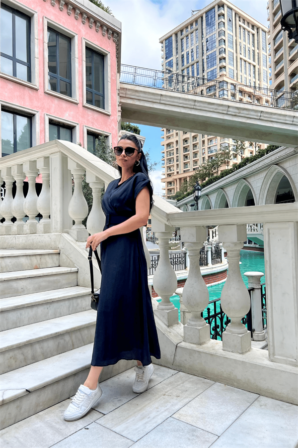 Modal Kumaş Kruvaze Yaka Midi Elbise - SİYAH