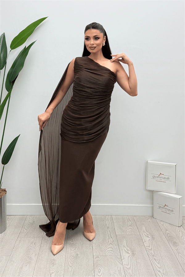 Organze Şifon Double Kumaş Şal Detaylı Elbise - KAHVERENGİ