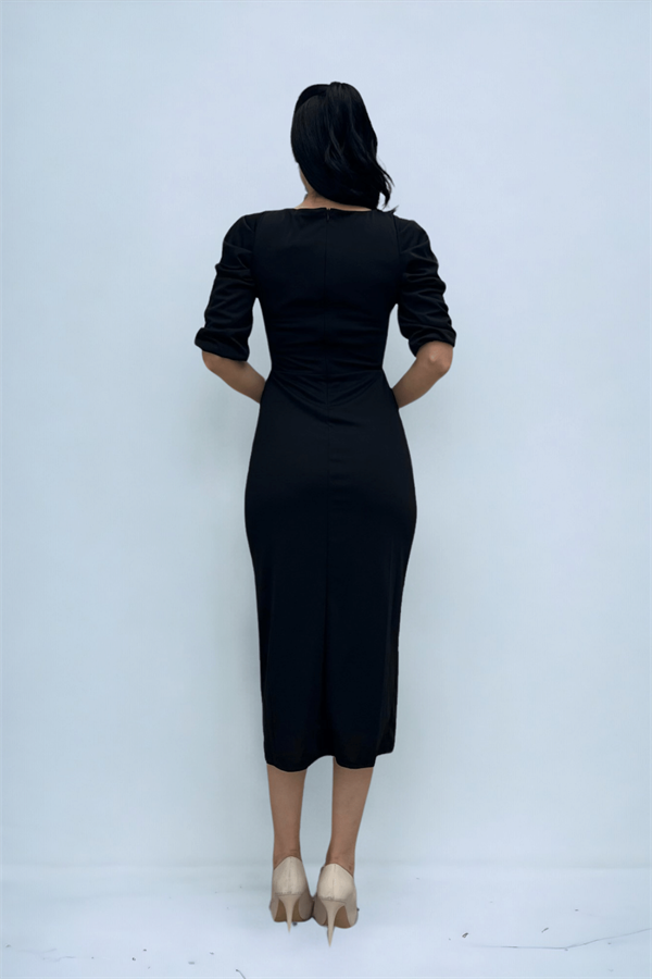 Örme Krep Kumaş Kare Yaka Yırtmaçlı Elbise - SİYAH