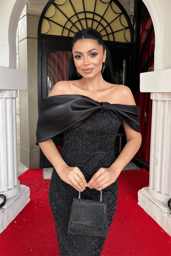 Payet Kumaş Saten Kayık Yaka Kalem Elbise - SİYAH