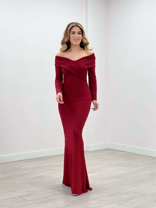 فستان سمكة برقبة قارب من قماش لامع - أحمر