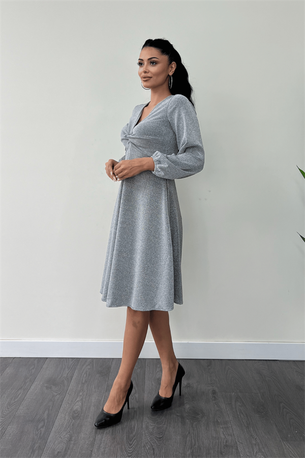 Pırıltılı Krep Kumaş Burgu Detaylı Midi Elbise - GÜMÜŞ