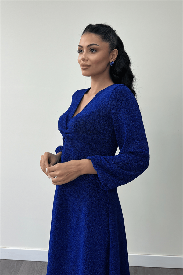 Pırıltılı Krep Kumaş Burgu Detaylı Midi Elbise - SAKS MAVİ