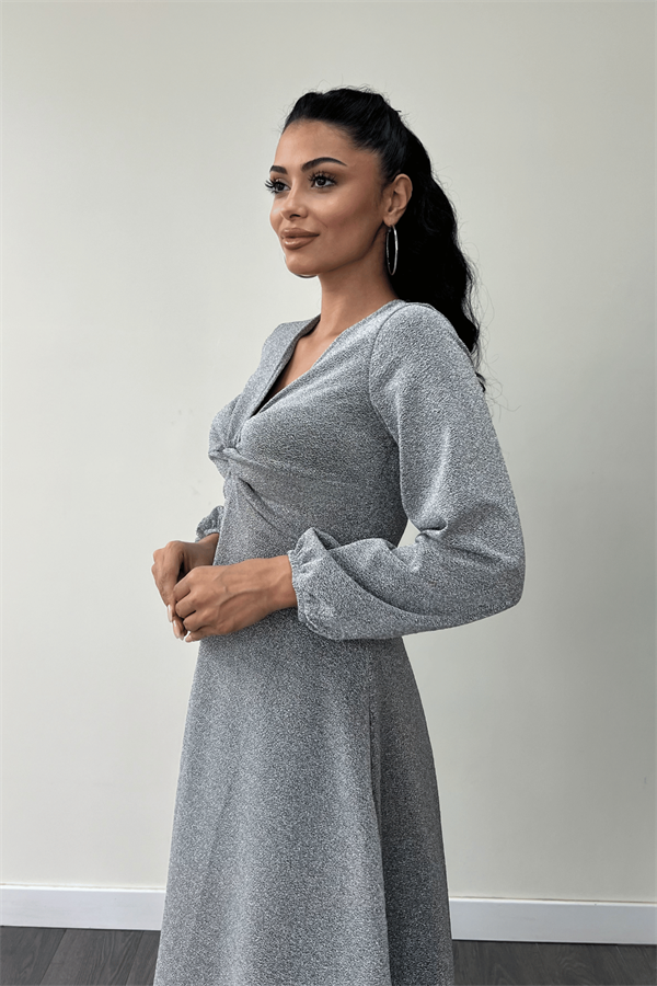 Pırıltılı Krep Kumaş Burgu Detaylı Midi Elbise - GÜMÜŞ