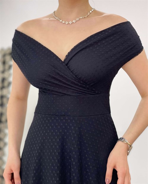 فستان بياقة على شكل قارب مفصل منقطة - الأسود