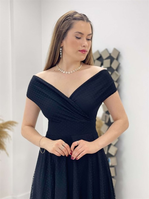 فستان ميدي بياقة على شكل قارب ومزين بتفاصيل منقطة - الأسود