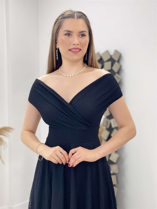 فستان ميدي بياقة على شكل قارب ومزين بتفاصيل منقطة - الأسود