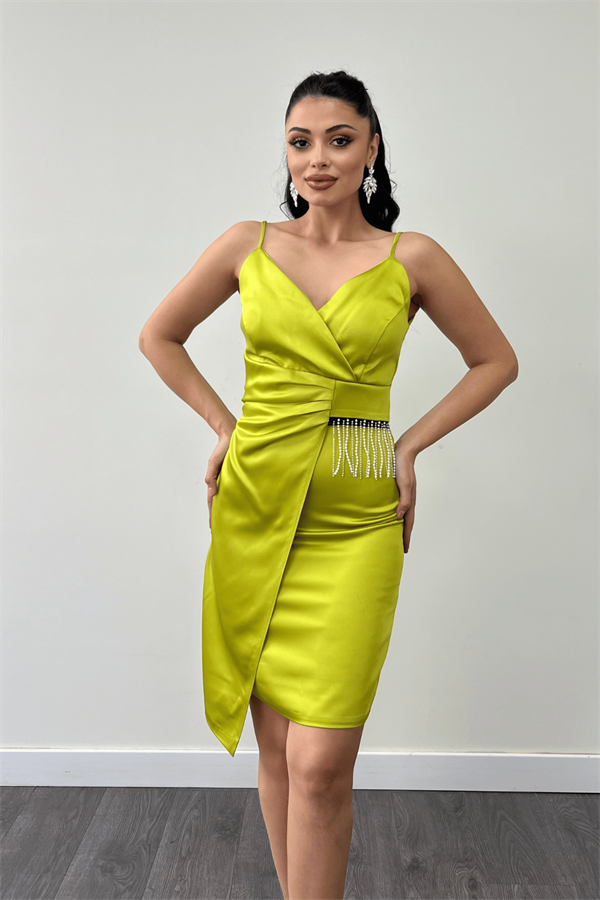 Saten Kumaş Boncuk Detaylı Elbise - Fıstık Yeşili