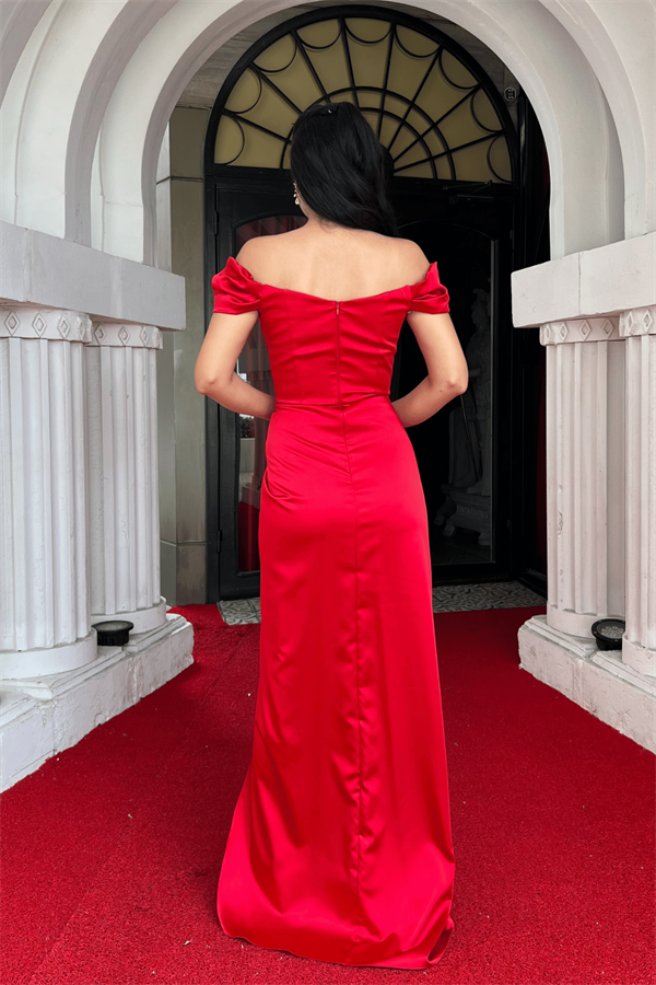 Saten Kumaş Drapeli Düşük Omuz Abiye Elbise - KIRMIZI