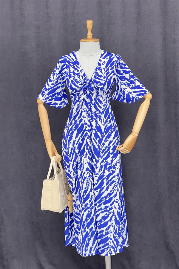 Saten Kumaş Göğsü  Büzgü Detaylı Elbise - SAKS MAVİ