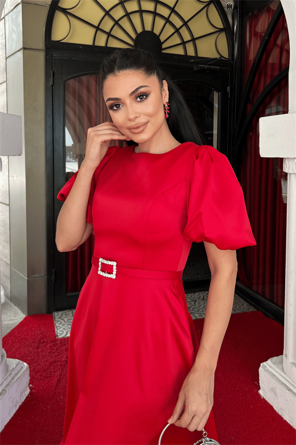 فستان ميدي بحزام من قماش الساتان - أحمر