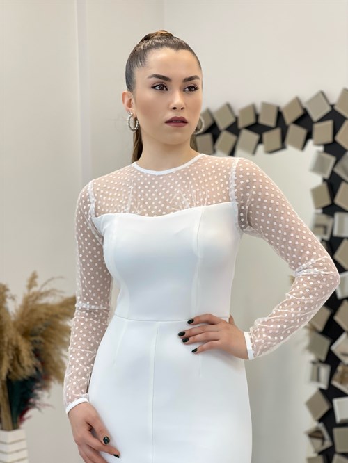 فستان ضيق من قماش سكوبا منقّط - الأبيض