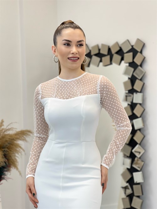 فستان ضيق من قماش سكوبا منقّط - الأبيض