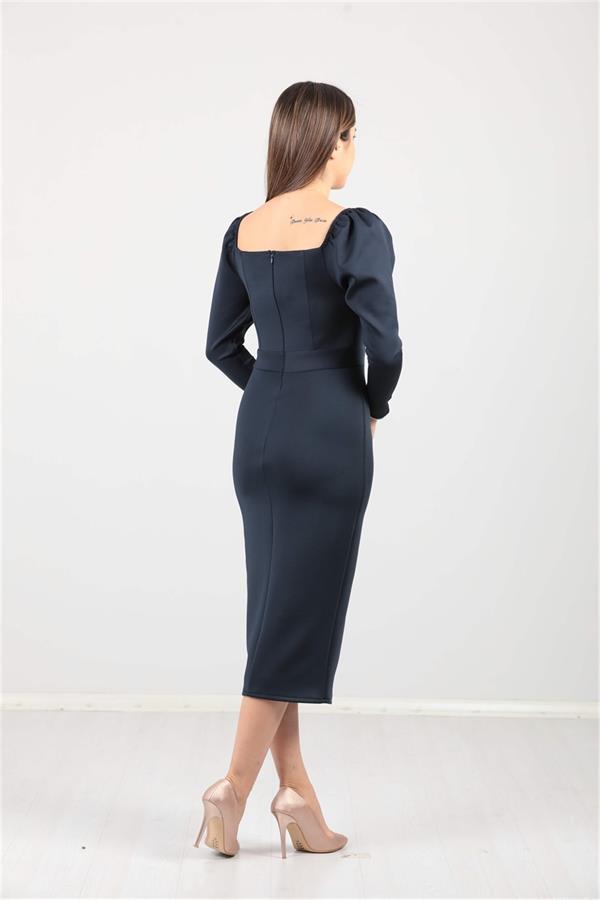 فستان سكوبا مزين بشق من القماش