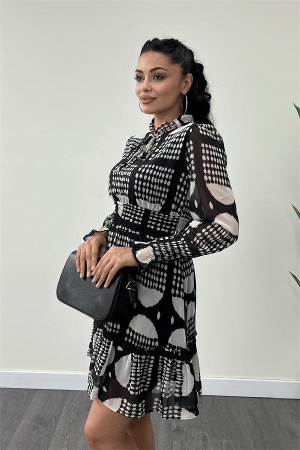 Şifon Kumaş Beli Lastik Detaylı Mini Elbise - SİYAH