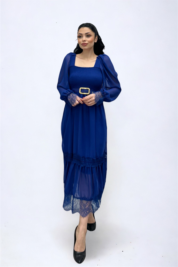 Şifon Kumaş Büzgü Dantel Detaylı Midi Elbise - SAKS MAVİ