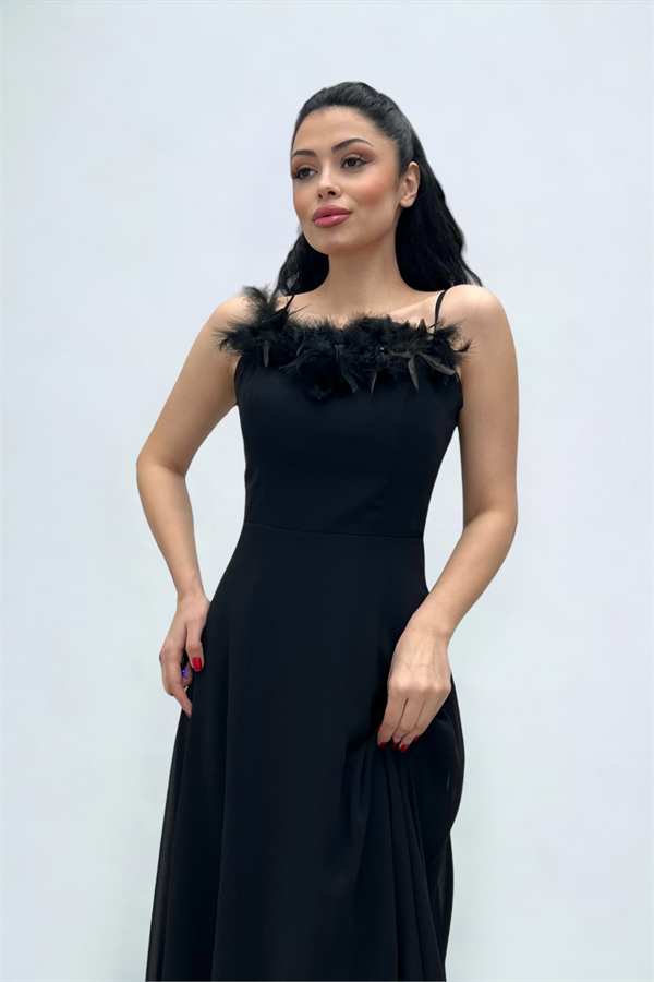 Şifon Kumaş Tüy Detaylı Sırt Dekolteli Abiye Elbise - SİYAH