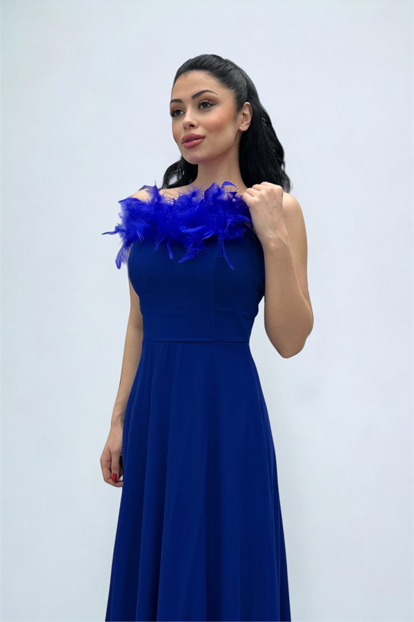 Şifon Kumaş Tüy Detaylı Sırt Dekolteli Abiye Elbise - SAKS MAVİ