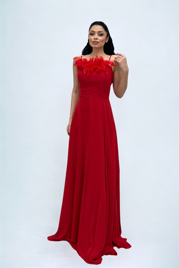 Şifon Kumaş Tüy Detaylı Sırt Dekolteli Abiye Elbise - KIRMIZI