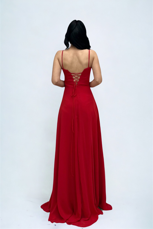 Şifon Kumaş Tüy Detaylı Sırt Dekolteli Abiye Elbise - KIRMIZI