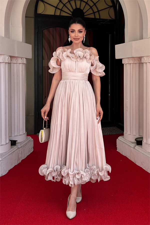 Şifon Kumaş Volan Detaylı Midi Elbise - BEJ