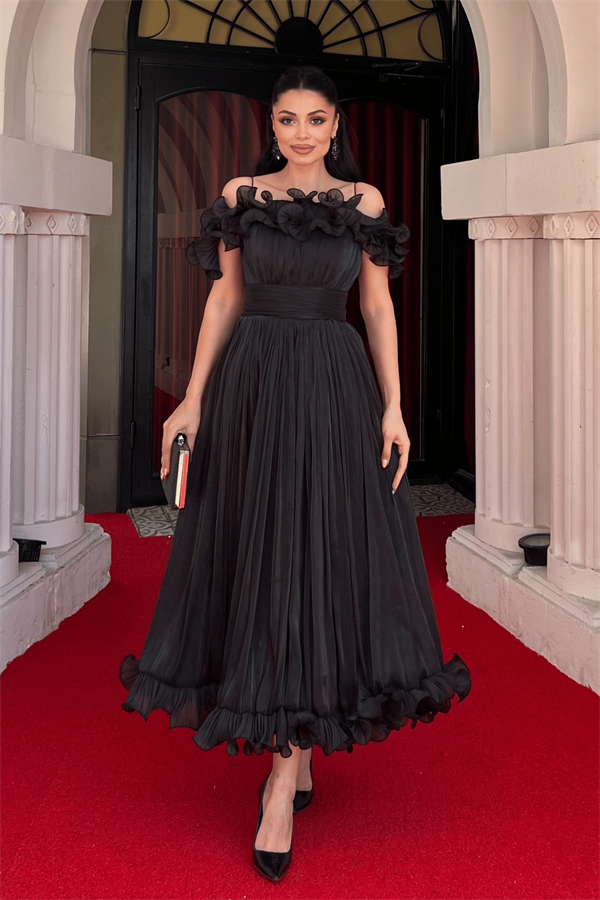 Şifon Kumaş Volan Detaylı Midi Elbise - SİYAH