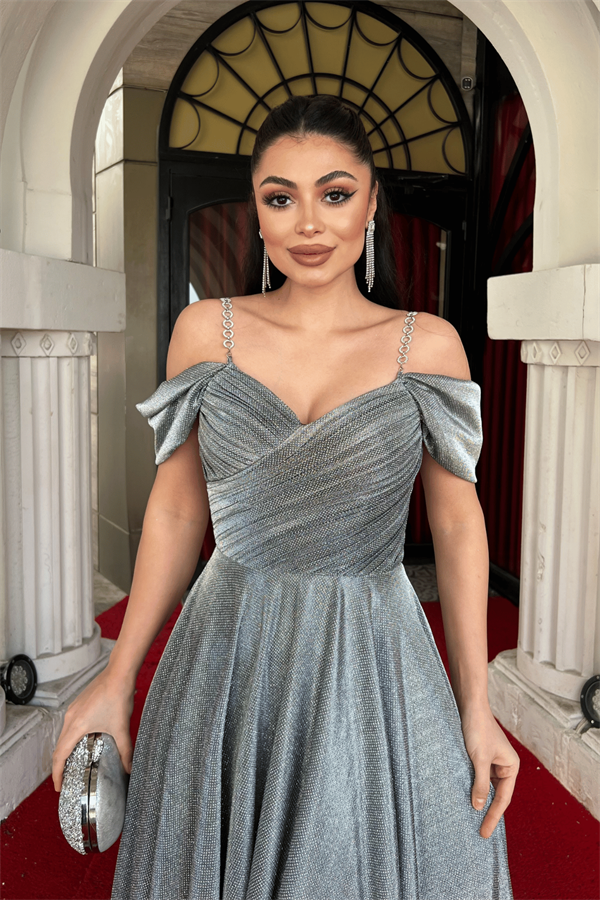 Simli Krep Kumaş Büzgülü Askılı Abiye Elbise - GÜMÜŞ