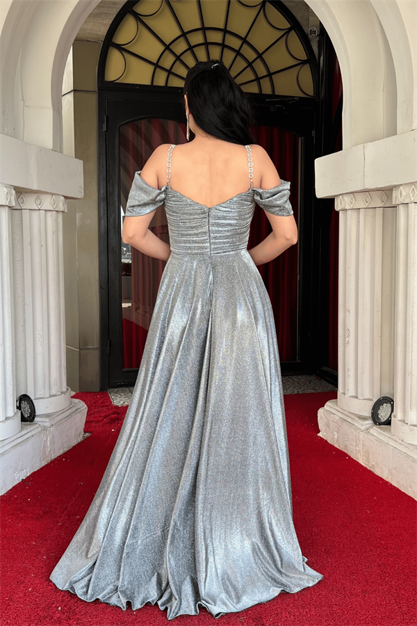 Simli Krep Kumaş Büzgülü Askılı Abiye Elbise - GÜMÜŞ