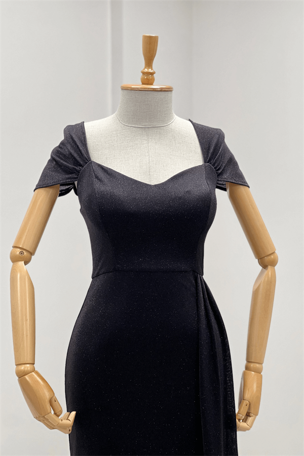 Simli Kumaş Omu Büzgülü Uzun Elbise - SİYAH