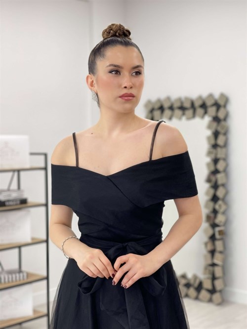 فستان ميدي بحزام قماش من التول - الأسود