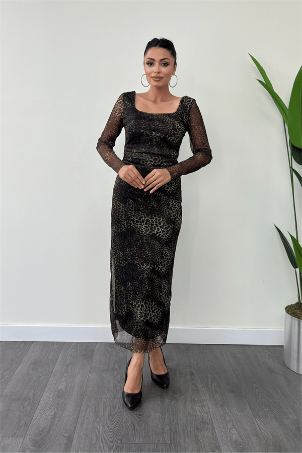 Tül Kumaş Kare Yaka Büzgü Detaylı Elbise - LEOPAR